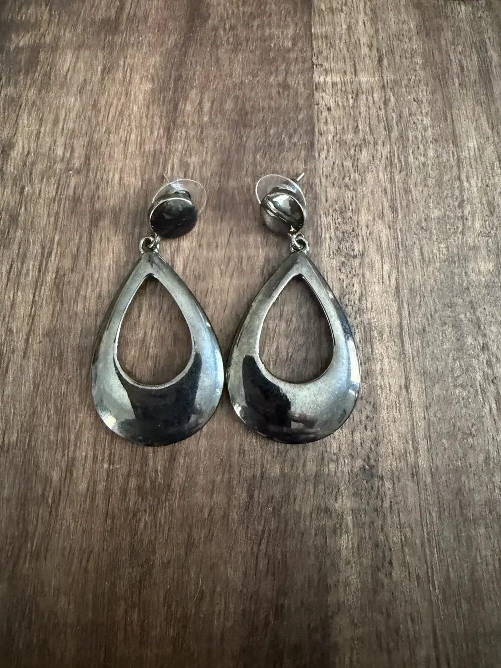 Silver Tone Metal Teardrop Pierced Earrings Vintage